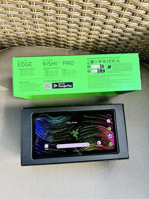 Consola portabila gaming Razer Edge Wifi + Controller Kishi V2 Pro