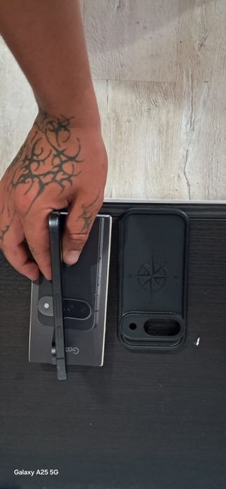 Vând google pixel 9
