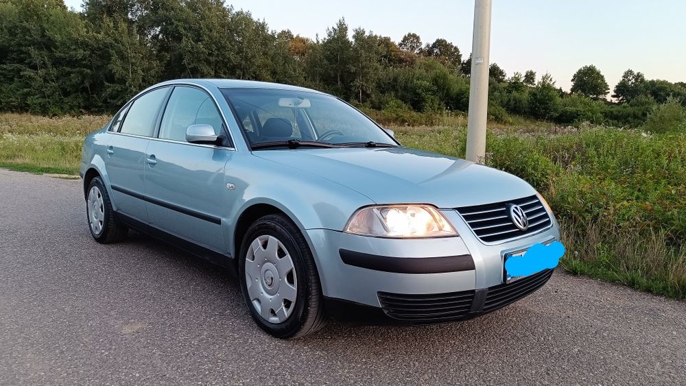 Vând Volkswagen Passat (2003)