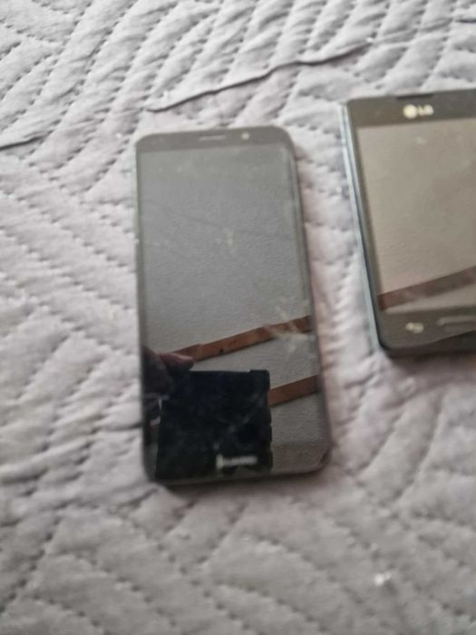 Лот телефони 4 бр.