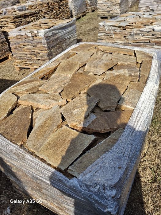 Vând piatra naturala ideală pentru placat
