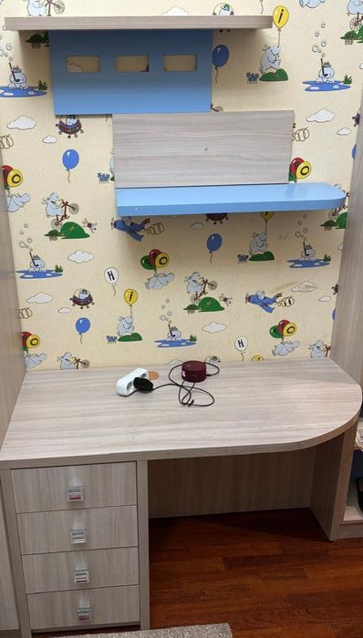 Екі қабатты жатын диван