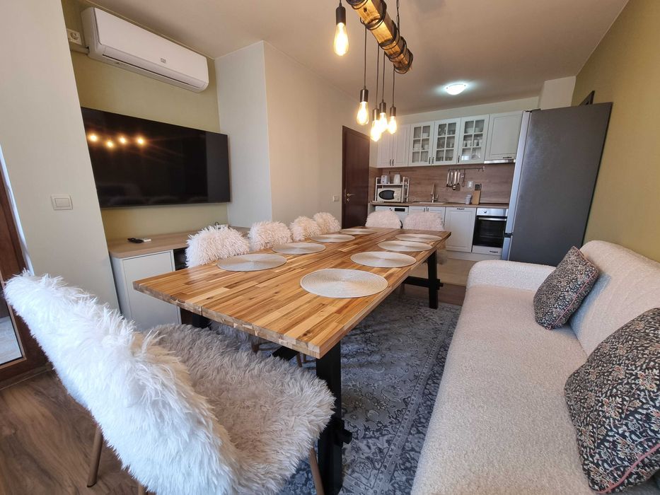 Луксозен тристаен апартамент за продажба - Банско