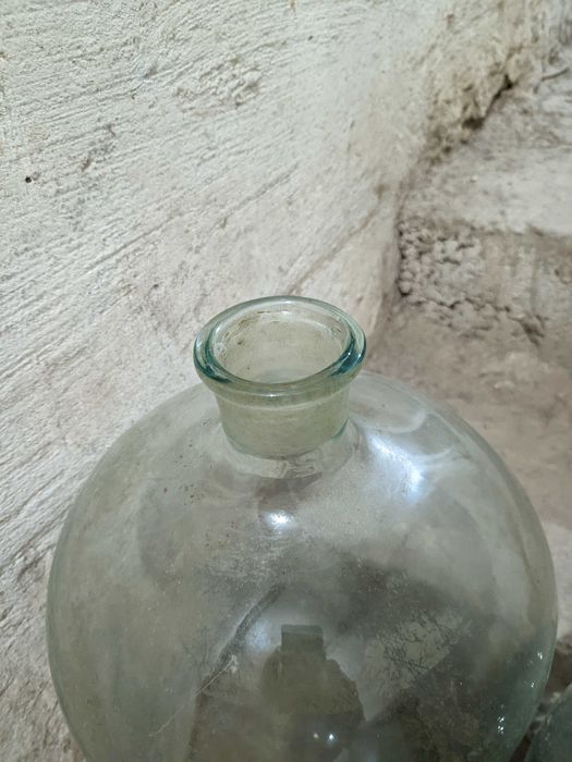 Бутыль для вина.