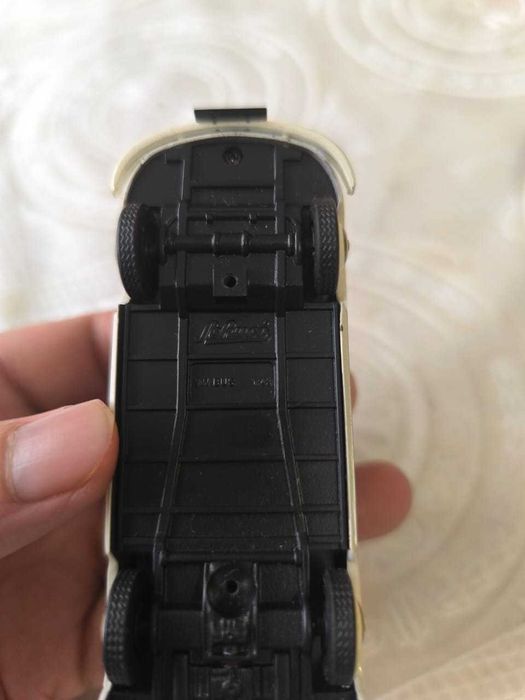 Модель в масштабе 1:43 VW t1 Schuco