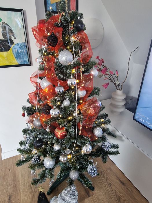 Коледна елха 150 см с лампички и украса / Високо качество/ заскрежена
