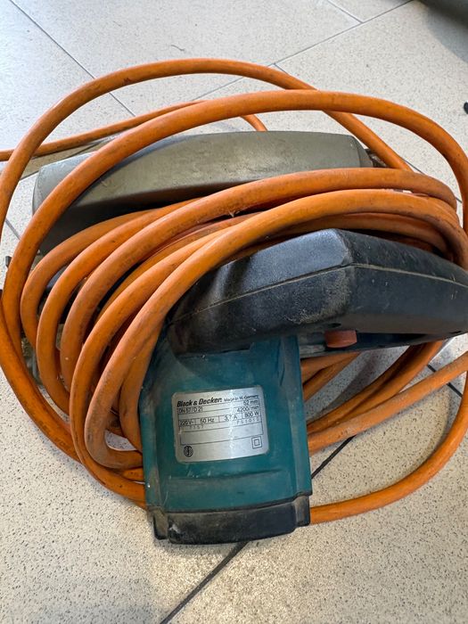 Ръчен циркуляр Black& Decker