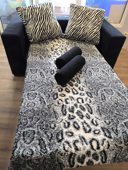 Продавам диван двойка с опция сън.