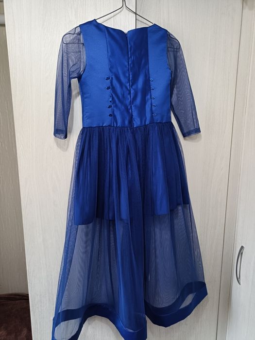 Продам платья на выпускной для девочки