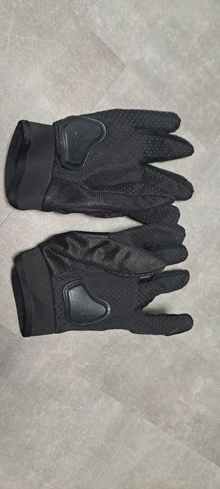 Перчатки с защитой для рук