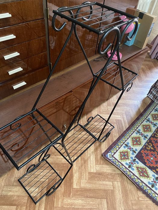 Стеллаж кованый для цветов