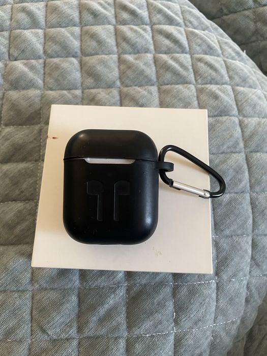 Airpods оригинал.