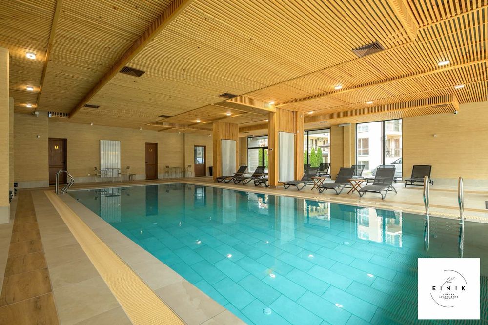 Луксозун Апартамент  за нощувки частен комплекс с два минерални басейни. Апартамента е с две спални и две огромни тераси и голям хол  96кв.м