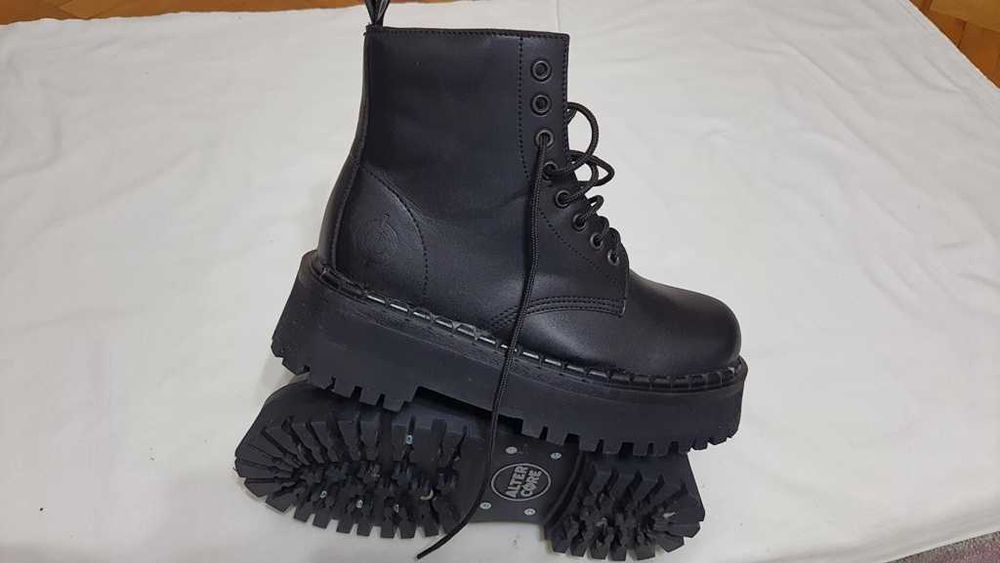 Ghete envogue full piele naturala ALTERCORE marimea 37, zero km