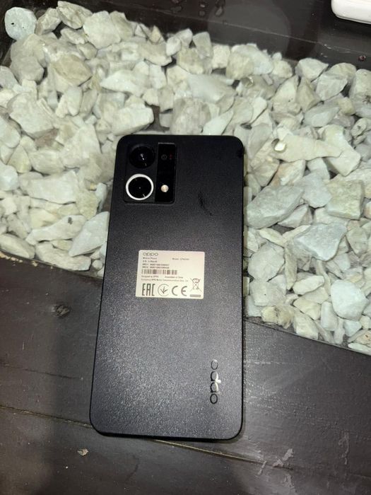 Oppo почти новый