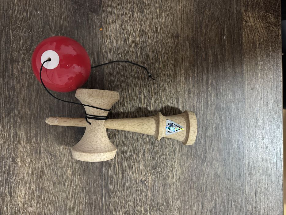 Kendama Krom Pop Sticky Red