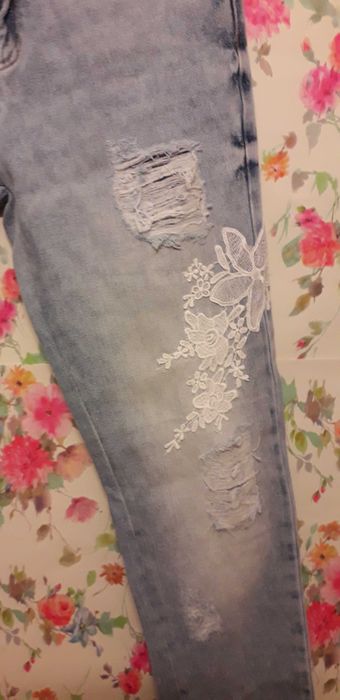 Blugi Reserved cu dantela aplicata, de vara