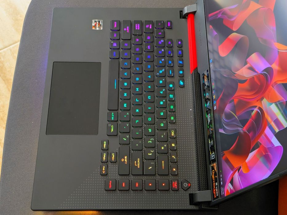 Laptop Gaming Asus ROG / AMD Ryzen 9 / RTX 3060 / Display 2K 165Hz