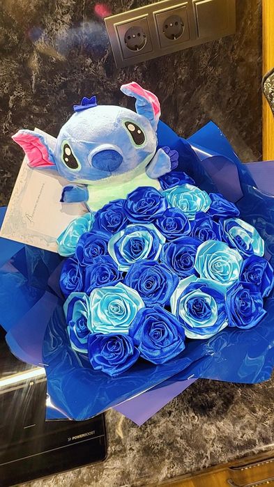 Букет Стич и вечни рози