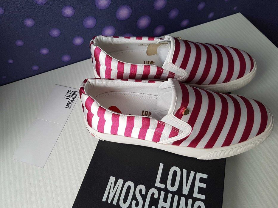 LOVE MOSCHINO нови и оригинални