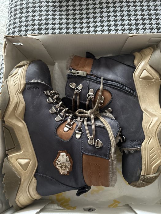 Продам подростковую обувь