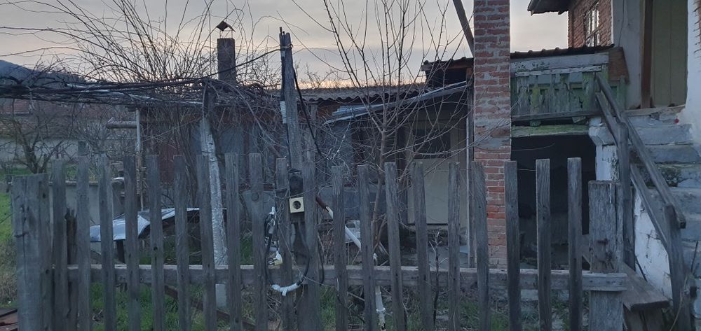 Къща в с Комарево общ Проводия