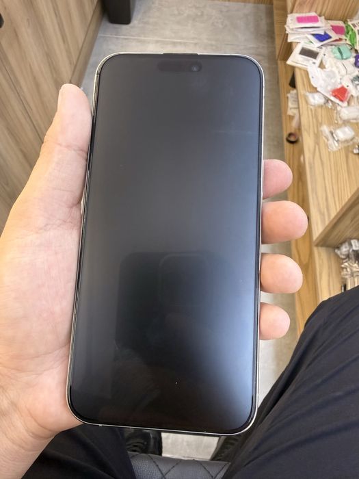 продам 15 pro max 256 79% акб
