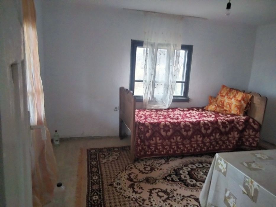 Casă de vânzare ,locuibilă, cu potențial cat gradina ei