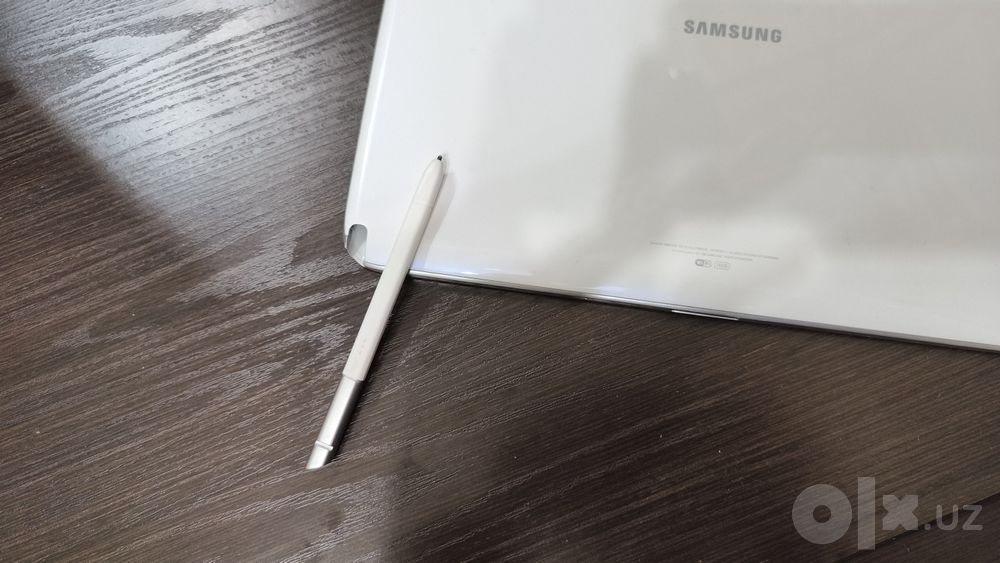 планшет Samsung.