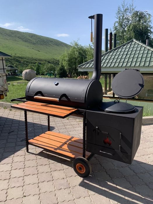 Смокер, грильница, барбекю.