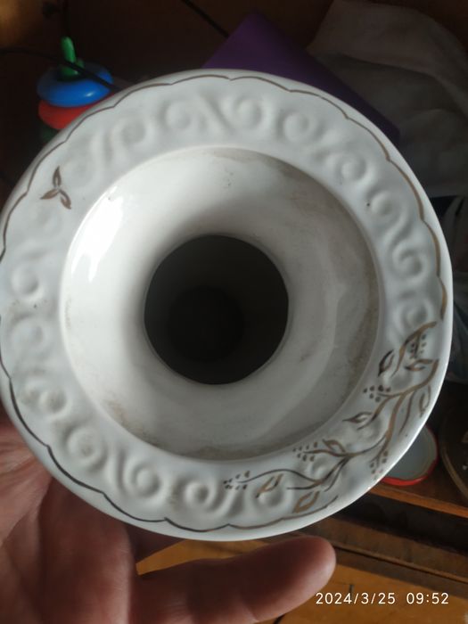 Фарфоровая амфора.