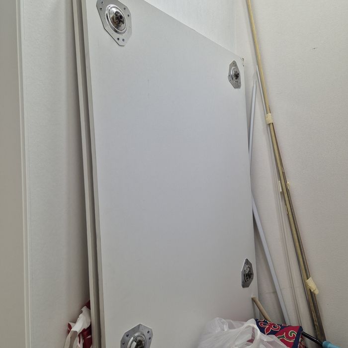 Продам белый лдсп с кромкой 90×200
