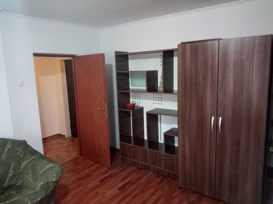Inchiriez garsoniera Camera de Comerț Splaiul Unirii