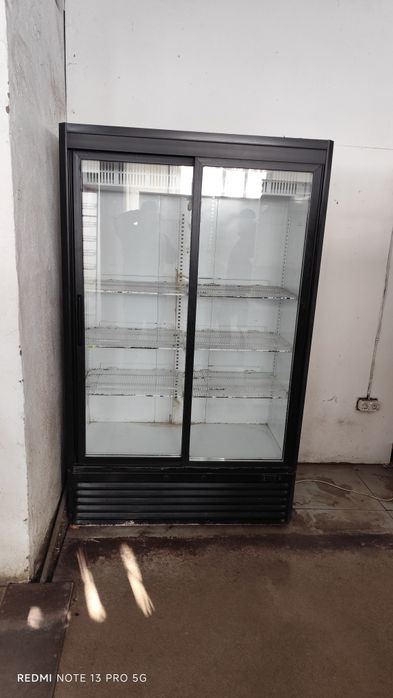 Холодильник витринный