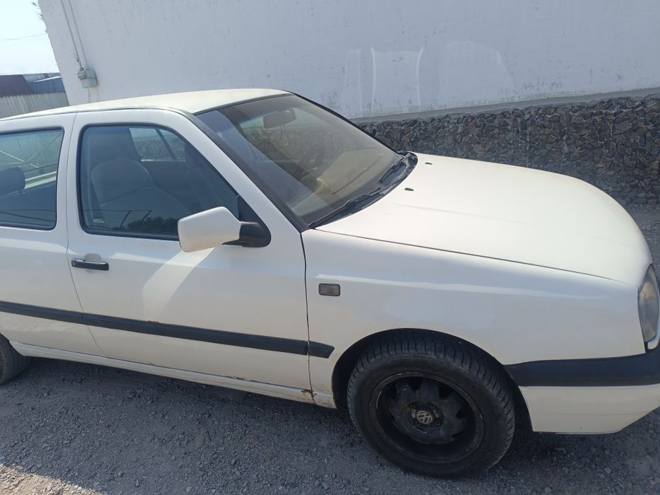 Авто машина гольф 3 1994двух литровый