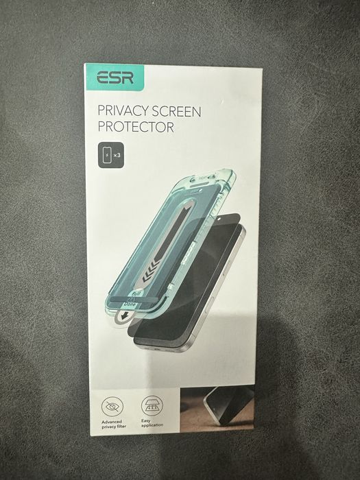 Sigilat Set 3x Folii  ESR de protectie privacy pentru iPhone 16 Pro, cu auto aplicare