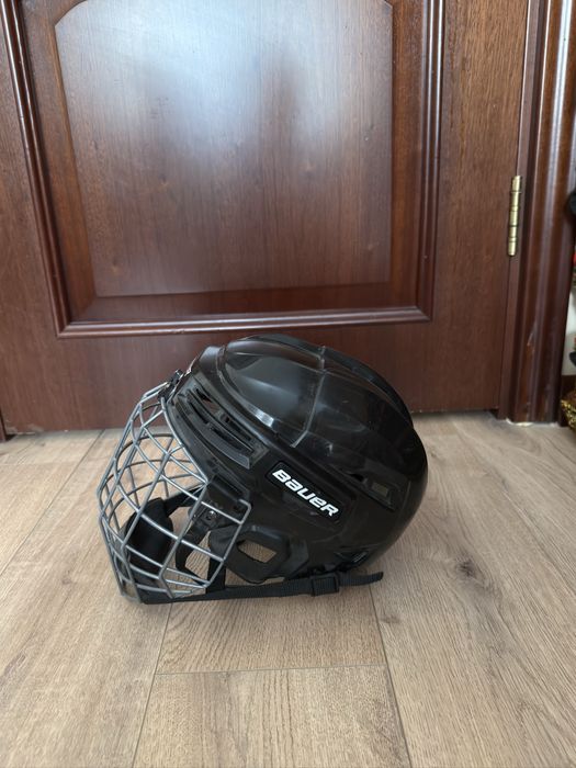 Шлем хоккейный Бауер