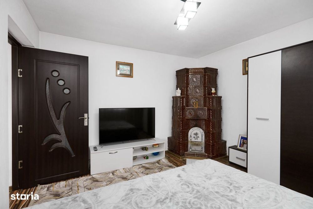 Casa  + anexa in Com.  Petresti, Sat Gherghesti - Dambovita