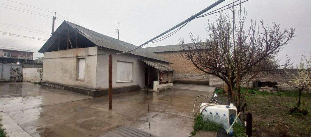 Sergeli 10 sotik er sotiladi