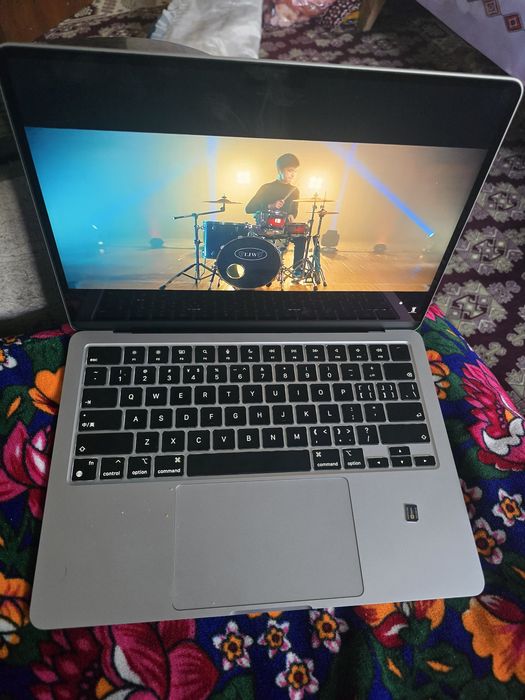 Macbook air 13 m2 8:256