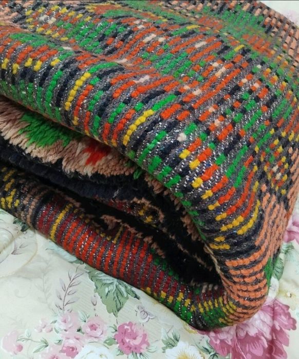 Вълнен китеник с размери 180 на 200 см