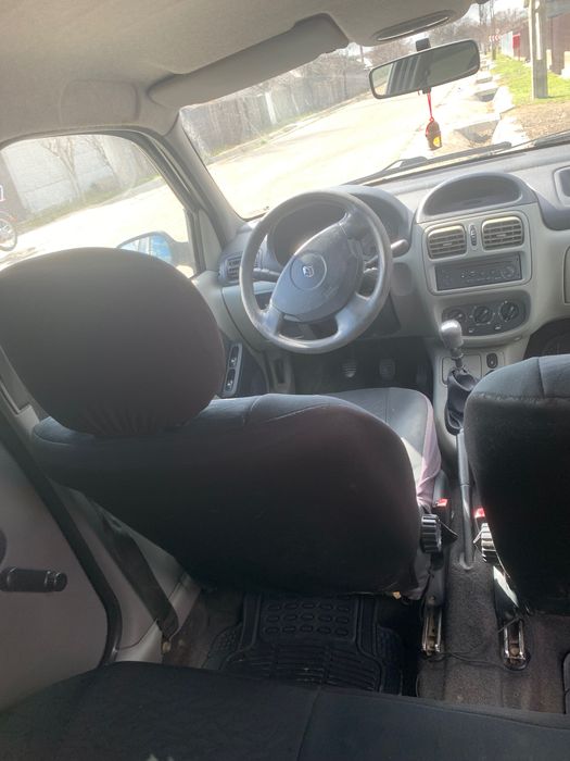 Vând Renault Clio 2005