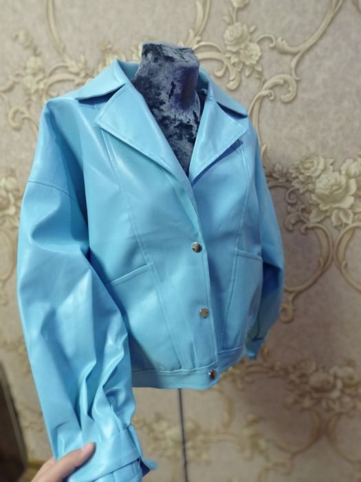 Костюм кожа сотилади срочно