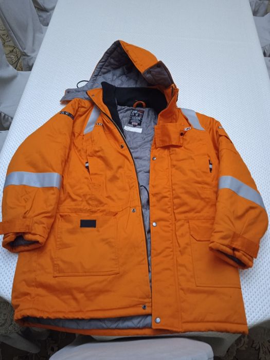 Теплая куртка спецовка осень-зима