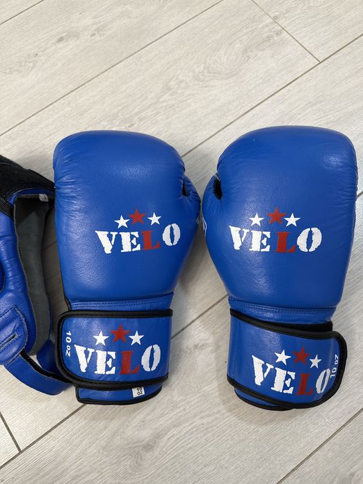 Продам форму, перчатки и шлем