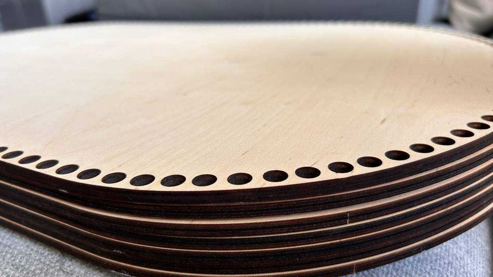 Дървена основа дъно за бебешко кошче.