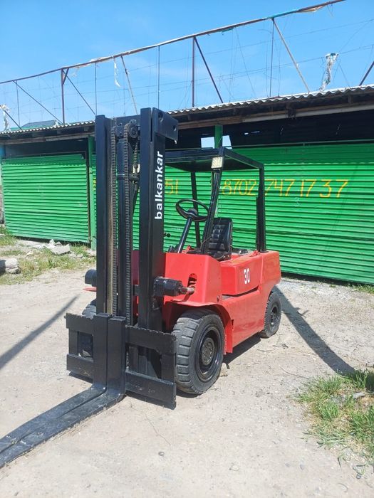 Погрузчик вилочный Балканкар