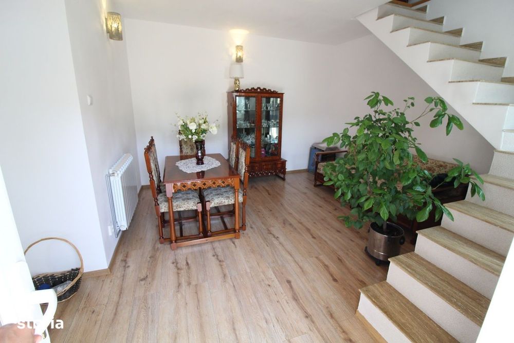 Vând casă P+E în Hunedoara, zona Chizid, teren 713mp, f.s. 17m