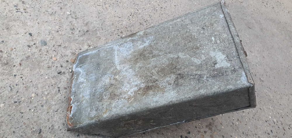 Совок для уборки в цехе