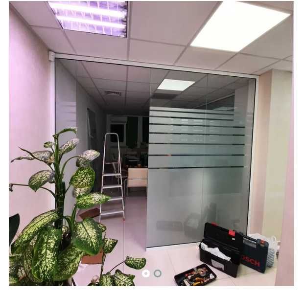 Стъклена преграда за офис/коридор и др.